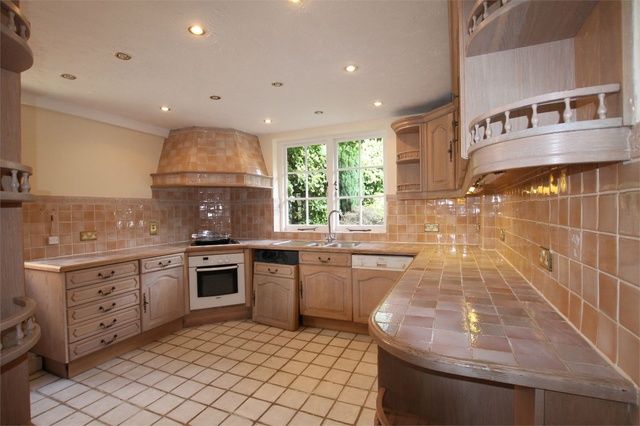  Image of 3 bedroom Detached house to rent in Cavendish Road St. Georges Hill Weybridge KT13 at Weybridge, KT13 0JY