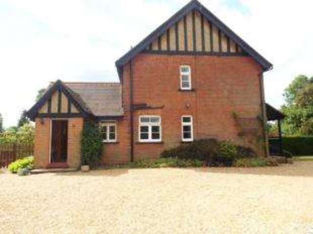  Image of 3 bedroom End of Terrace for sale in Brickendon Lane Brickendon Hertford SG13 at Brickendon Lane Brickendon Bayford, SG13 8NY