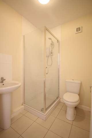  Image of 1 bedroom Ground Flat to rent in Georgina Avenue Worcester WR2 at 34 Georgina Avenue St Johns Worcester, WR2 4NA