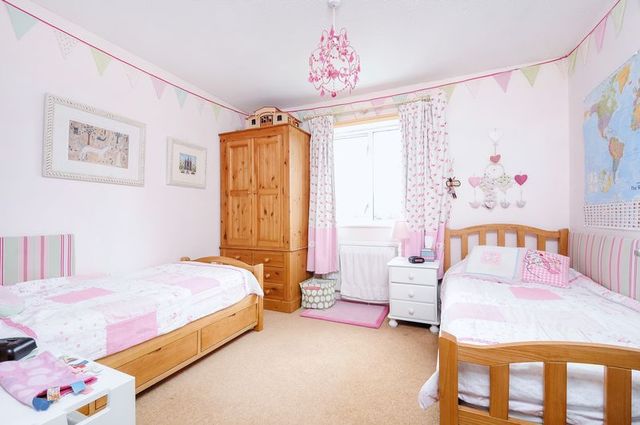  Image of 3 bedroom Detached house for sale in Warmans Close Wantage OX12 at Warmans Close  Wantage, OX12 9XT