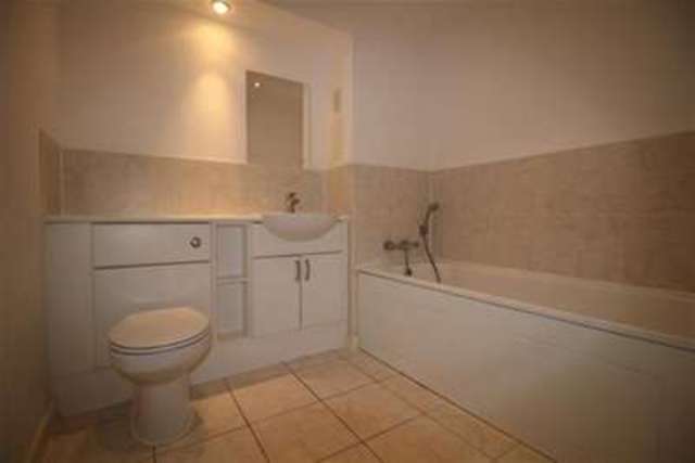  Image of 2 bedroom Property to rent in John Dyde Close Bishop