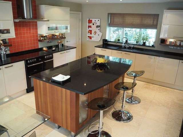  Image of 5 bedroom Detached house for sale in Willow Drive North Muskham Newark NG23 at Willow Drive North Muskham Newark, NG23 6EX