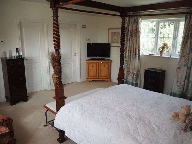  Image of 5 bedroom Detached house for sale in Willow Drive North Muskham Newark NG23 at Willow Drive North Muskham Newark, NG23 6EX