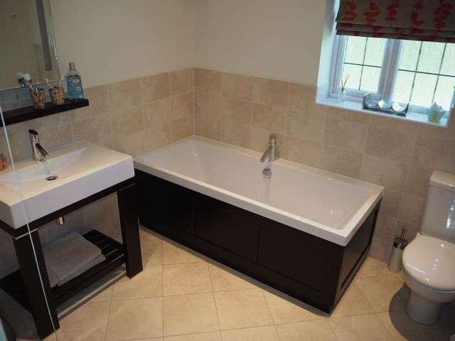  Image of 5 bedroom Detached house for sale in Willow Drive North Muskham Newark NG23 at Willow Drive North Muskham Newark, NG23 6EX