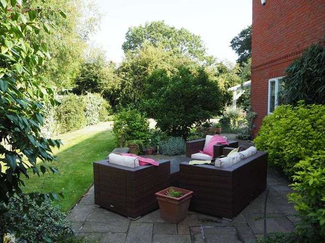  Image of 5 bedroom Detached house for sale in Willow Drive North Muskham Newark NG23 at Willow Drive North Muskham Newark, NG23 6EX
