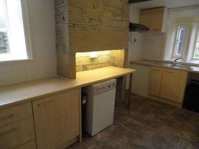  Image of 2 bedroom Cottage to rent in Ivy Houses Barkisland Halifax HX4 at Stainland, HX4 0BG