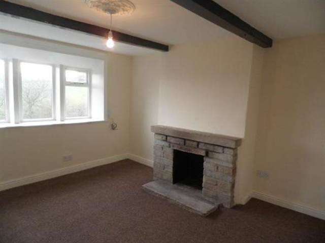  Image of 2 bedroom Cottage to rent in Ivy Houses Barkisland Halifax HX4 at Stainland, HX4 0BG