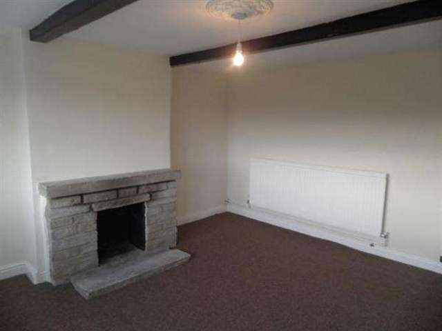  Image of 2 bedroom Cottage to rent in Ivy Houses Barkisland Halifax HX4 at Stainland, HX4 0BG