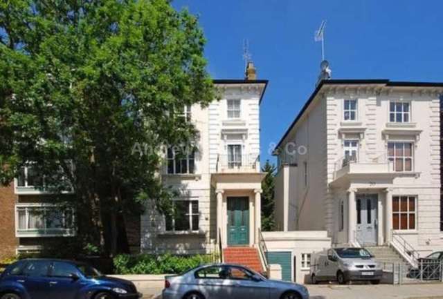  Image of Studio flat to rent in Buckland Crescent London NW3 at Buckland Crescent Belsize Park London, NW3 5DX