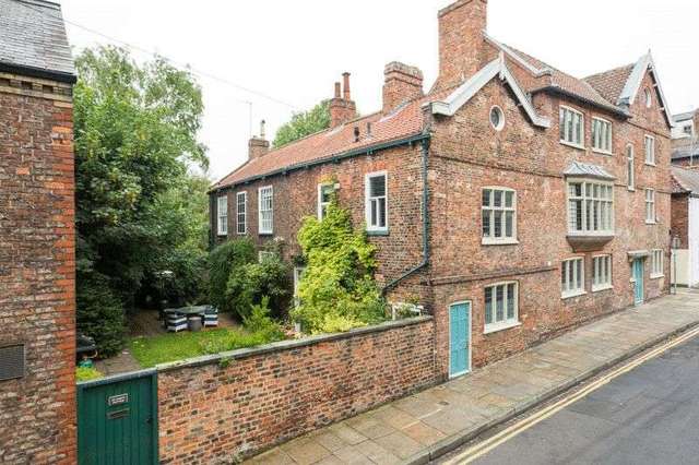  Image of 3 bedroom Property for sale in Marygate York YO30 at 62 Marygate  York, YO30 7BH