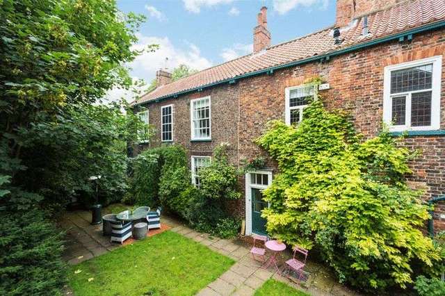  Image of 3 bedroom Property for sale in Marygate York YO30 at 62 Marygate  York, YO30 7BH
