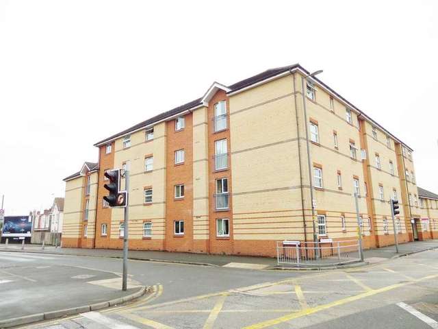  Image of 1 bedroom Ground Flat to rent in Corporation Street Swindon SN1 at Swindon Wiltshire, SN1 1DP