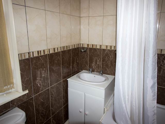  Image of 1 bedroom Flat to rent in Corporation Road Newport NP19 at Newport Gwent Newport, NP19 0FN