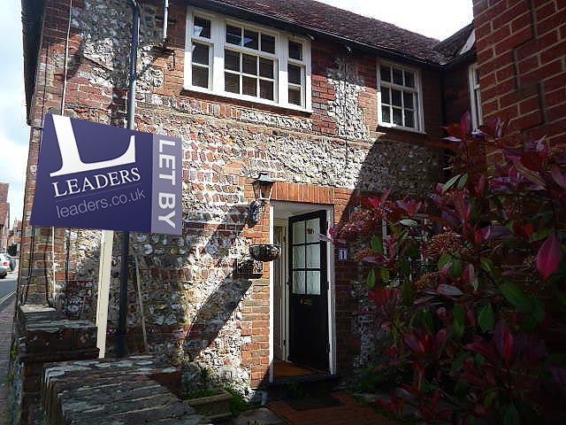 Image of 2 bedroom Cottage to rent in South Street Ditchling Hassocks BN6 at 6 South Street  Ditchling, BN6 8UQ