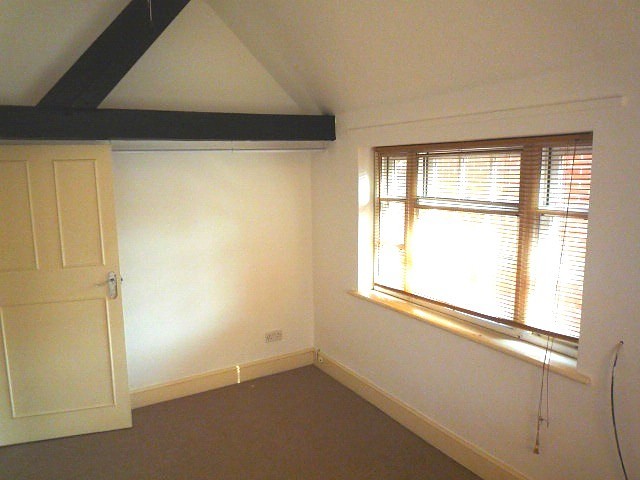  Image of 2 bedroom Cottage to rent in South Street Ditchling Hassocks BN6 at 6 South Street  Ditchling, BN6 8UQ