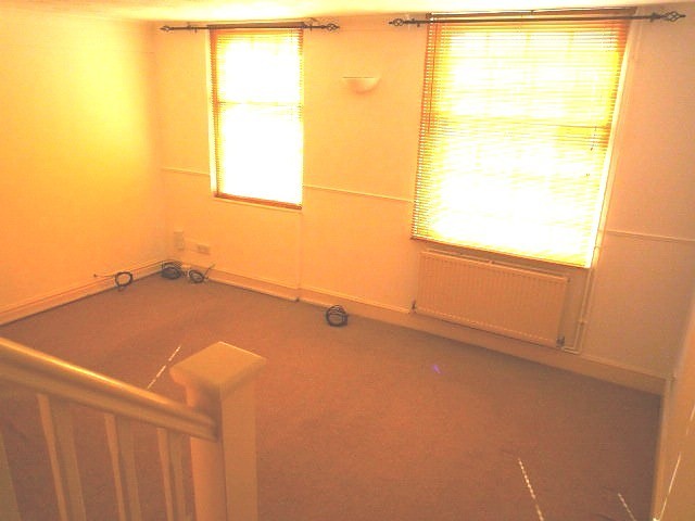  Image of 2 bedroom Cottage to rent in South Street Ditchling Hassocks BN6 at 6 South Street  Ditchling, BN6 8UQ