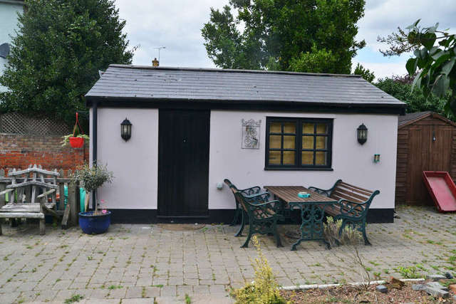  Image of 4 bedroom Cottage for sale in High Street Southminster CM0 at Southminster Southminster, CM0 7AY