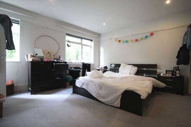  Image of 2 bedroom Cottage to rent in Graham Street London N1 at Graham Street  London, N1 8JY