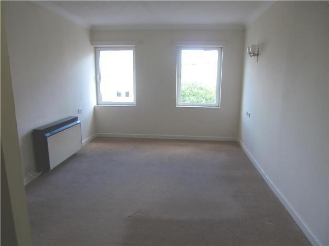  Image of 1 bedroom Apartment to rent in Grosvenor Crescent Scarborough YO11 at Homecrest House Grosvenor Crescent Scarborough, YO11 2LF