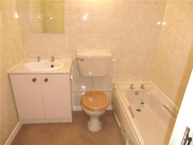  Image of 1 bedroom Apartment to rent in Grosvenor Crescent Scarborough YO11 at Homecrest House Grosvenor Crescent Scarborough, YO11 2LF