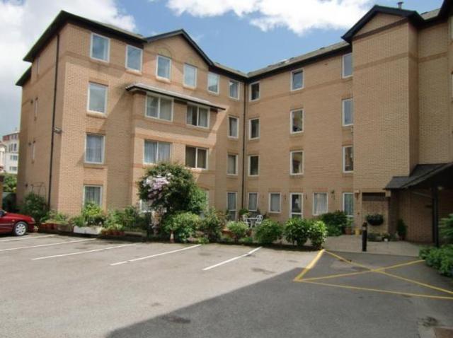  Image of 1 bedroom Apartment to rent in Grosvenor Crescent Scarborough YO11 at Homecrest House Grosvenor Crescent Scarborough, YO11 2LF