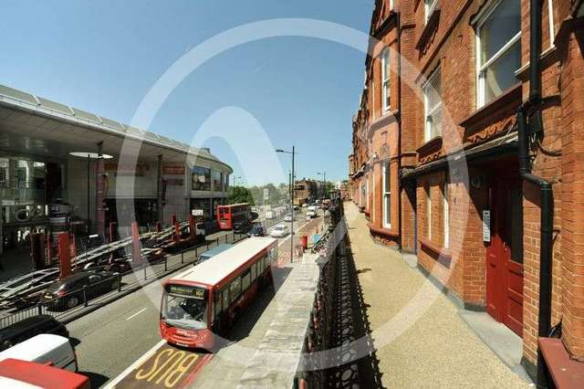  Image of 1 bedroom Flat to rent in Finchley Road London NW3 at Finchley Road Swiss Cottage London, NW3 5HS