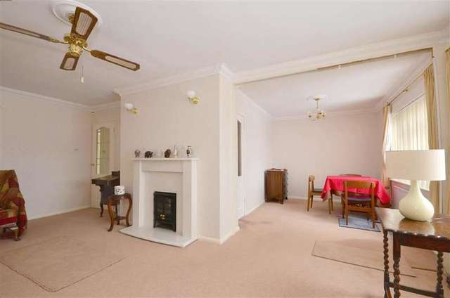  Image of 4 bedroom Bungalow for sale in Orchard Glade Headcorn Ashford TN27 at Headcorn Kent Headcorn, TN27 9SR