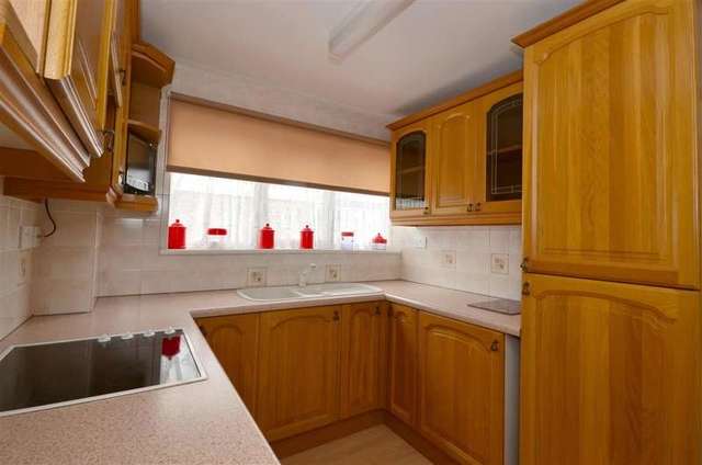  Image of 4 bedroom Bungalow for sale in Orchard Glade Headcorn Ashford TN27 at Headcorn Kent Headcorn, TN27 9SR