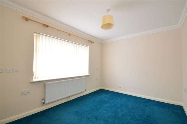  Image of 4 bedroom Bungalow for sale in Orchard Glade Headcorn Ashford TN27 at Headcorn Kent Headcorn, TN27 9SR