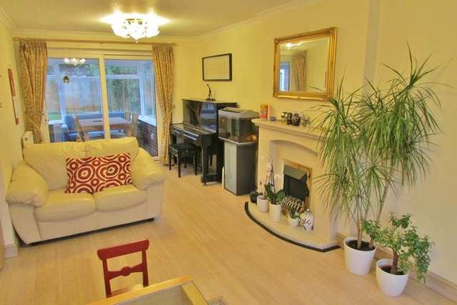  Image of 3 bedroom Detached house for sale in Peregrine Way Grove Wantage OX12 at Grove  Wantage, OX12 0QB