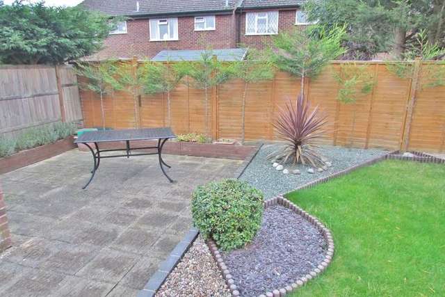  Image of 3 bedroom Detached house for sale in Peregrine Way Grove Wantage OX12 at Grove  Wantage, OX12 0QB