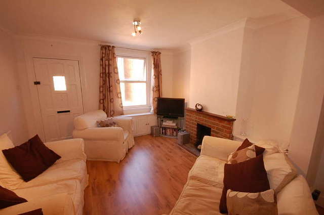  Image of 2 bedroom End of Terrace to rent in Sidney Terrace Bishop