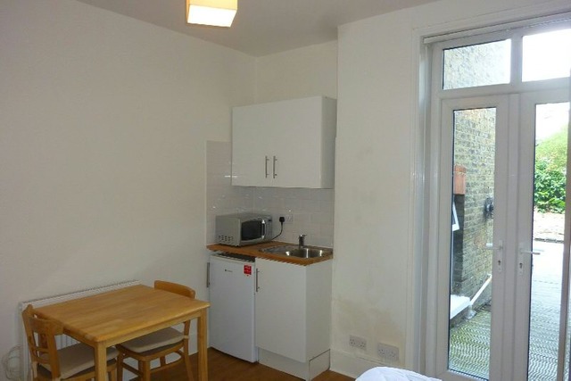  Image of Flat to rent in Agincourt Road London NW3 at Swiss Cottage  London, NW3 2PA