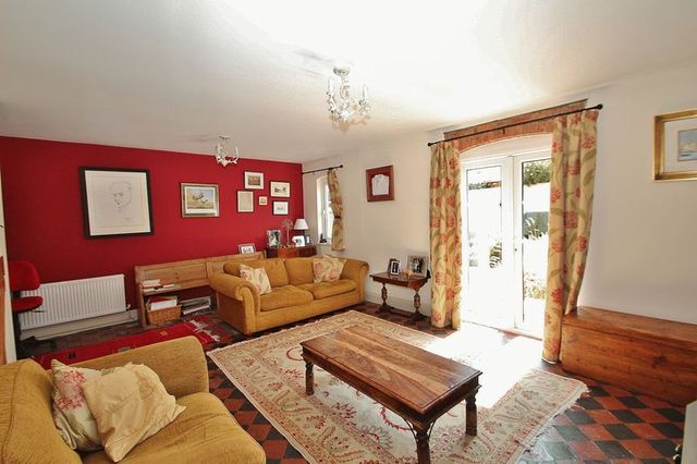  Image of 3 bedroom Cottage for sale in Burford Road Black Bourton Bampton OX18 at Burford Road Black Bourton Black Bourton, OX18 2PF