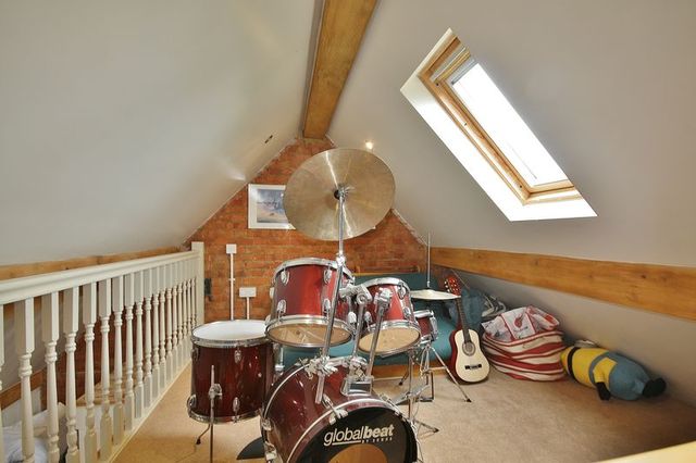  Image of 3 bedroom Cottage for sale in Burford Road Black Bourton Bampton OX18 at Burford Road Black Bourton Black Bourton, OX18 2PF