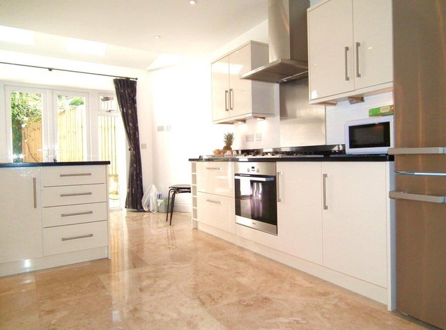  Image of 2 bedroom Detached house to rent in Church Walk Weybridge KT13 at Church Walk Weybridge Surrey, KT13 8JT