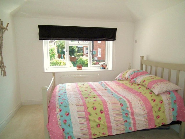  Image of 2 bedroom Detached house to rent in Church Walk Weybridge KT13 at Church Walk Weybridge Surrey, KT13 8JT