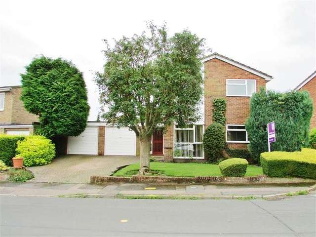  Image of 4 bedroom Detached house for sale in Witan Way Wantage OX12 at Wantage, OX12 9EU