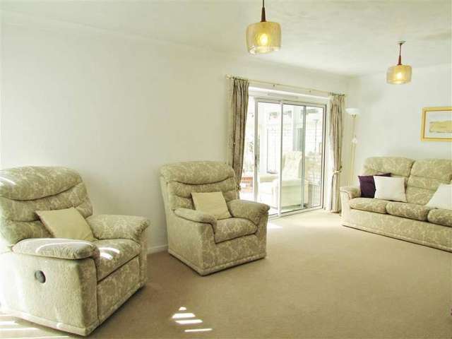  Image of 4 bedroom Detached house for sale in Witan Way Wantage OX12 at Wantage, OX12 9EU