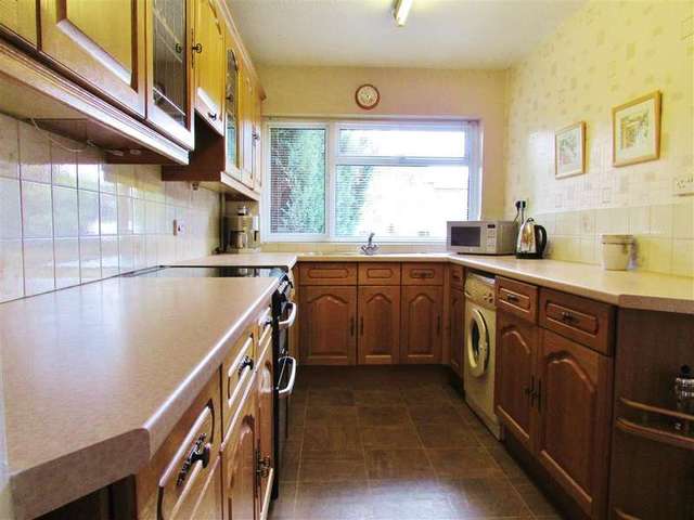  Image of 4 bedroom Detached house for sale in Witan Way Wantage OX12 at Wantage, OX12 9EU