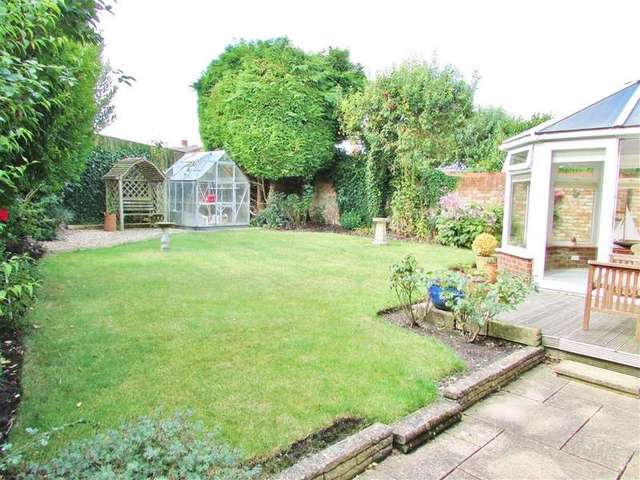  Image of 4 bedroom Detached house for sale in Witan Way Wantage OX12 at Wantage, OX12 9EU
