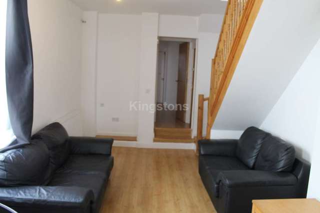  Image of 3 bedroom Detached house to rent in Plantagenet Street Cardiff CF11 at Plantagenet Street  Cardiff, CF11 6AQ