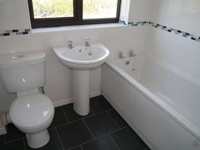  Image of 2 bedroom Terraced house to rent in Faringdon Road Southmoor Abingdon OX13 at Faringdon Road Southmoor Abingdon, OX13 5BH