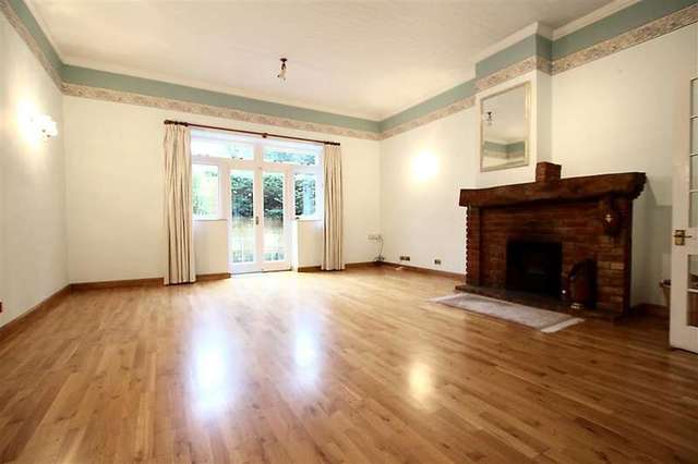  Image of 2 bedroom Mews for sale in Maidenhatch Pangbourne Reading RG8 at Maidenhatch Pangbourne, RG8 8HN