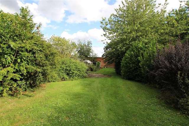  Image of 2 bedroom Mews for sale in Maidenhatch Pangbourne Reading RG8 at Maidenhatch Pangbourne, RG8 8HN