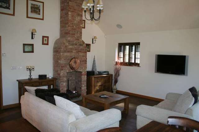  Image of 3 bedroom Cottage to rent in Cricketers Lane Windlesham GU20 at Cricketers Lane  Windlesham, GU20 6HA
