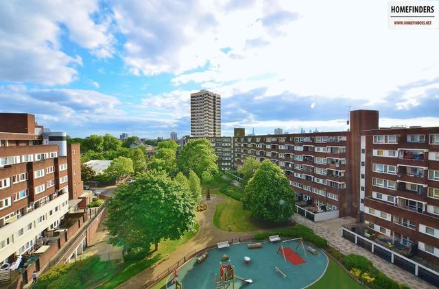  Image of 2 bedroom Flat to rent in Weatherley Close London E3 at Weatherley Close  London, E3 4BG