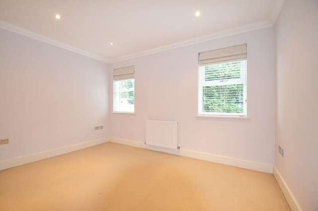  Image of 2 bedroom Apartment for sale in Hatchet Lane Winkfield Windsor SL4 at Hatchet Lane  Winkfield, SL4 2BW