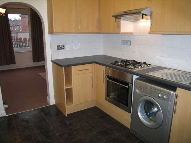  Image of 2 bedroom Terraced house to rent in Chapel Street Barnsley S71 at Ardsley Barnsley Ardsley, S71 5AY
