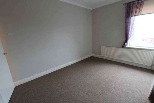  Image of 2 bedroom Terraced house to rent in Chapel Street Barnsley S71 at Ardsley Barnsley Ardsley, S71 5AY